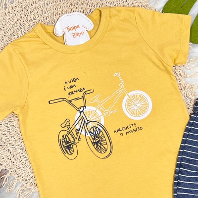 Conj. Camiseta A vida é uma jornada e Bermuda - Mostarda e Marinho